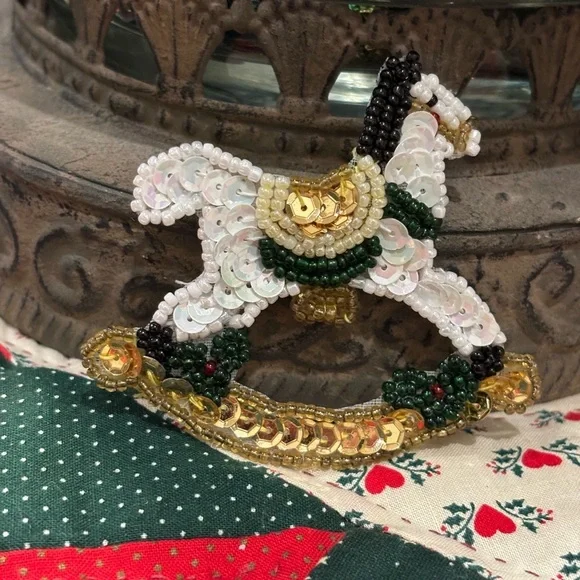 vintage beaded and sequined Christmas rocking horse brooch - Picture 3 of 5